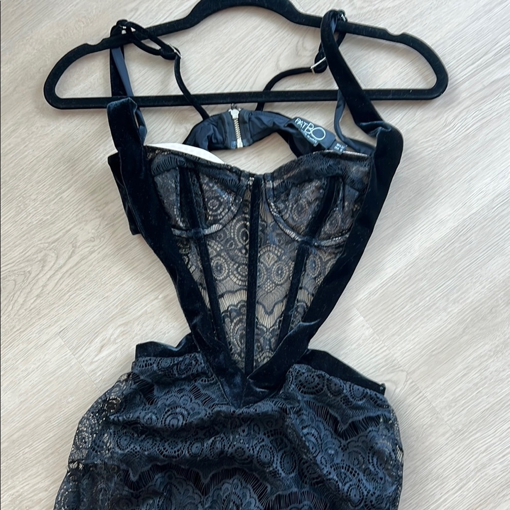 Chic Black Lace Dress